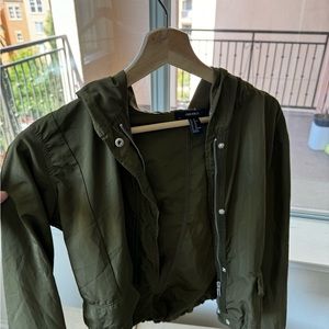 Wind cheater in good as new condition. Never wore it